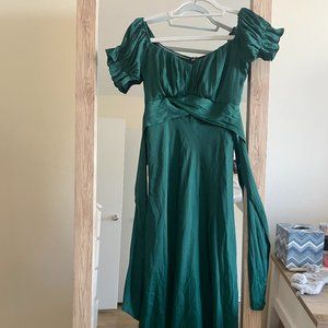 Midi Green Off/On shoulder dress